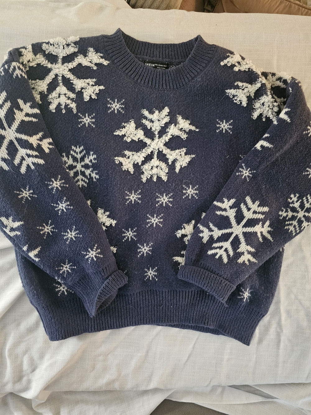 SHEIN Navy Crewneck Sweater with White Snowflake Pattern
